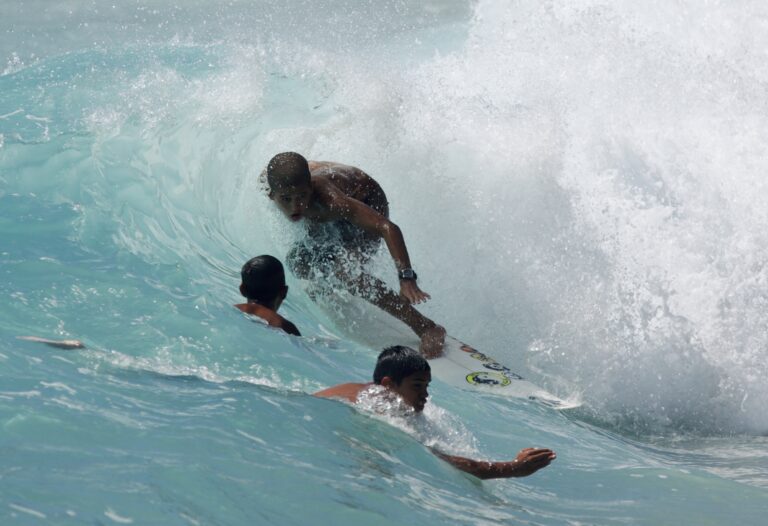 Makaha lineup